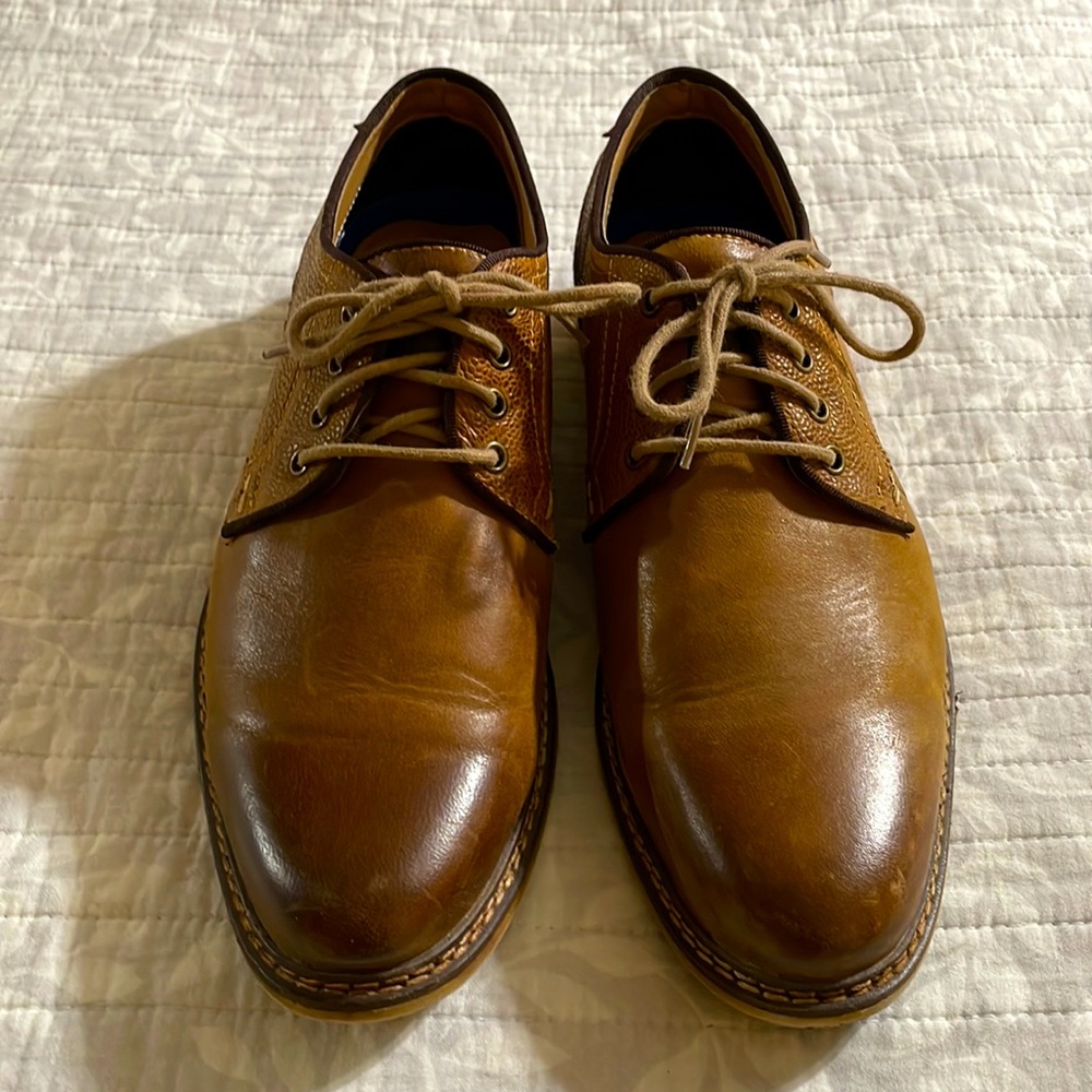 Steve Madden saddle oxfords size 8.5 tan with a slightly burnished toe